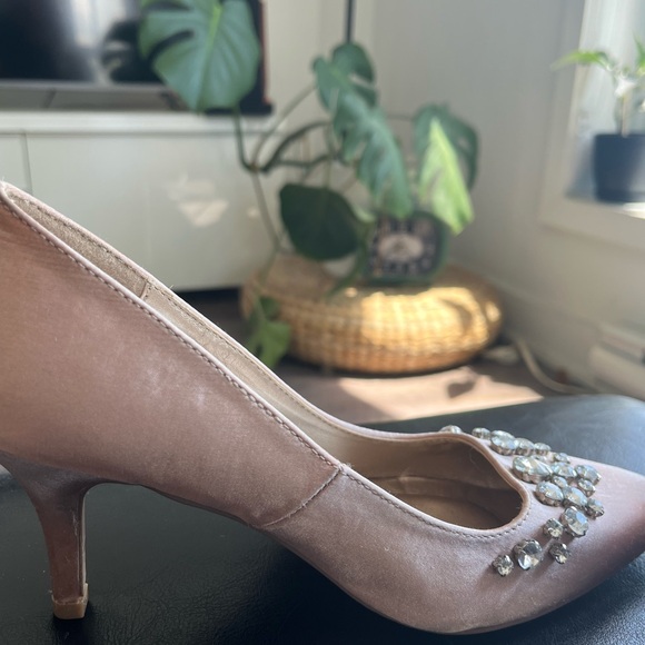 Wedding shoes blush pink satin and embellished shoe heels / stilettos - Picture 5 of 7